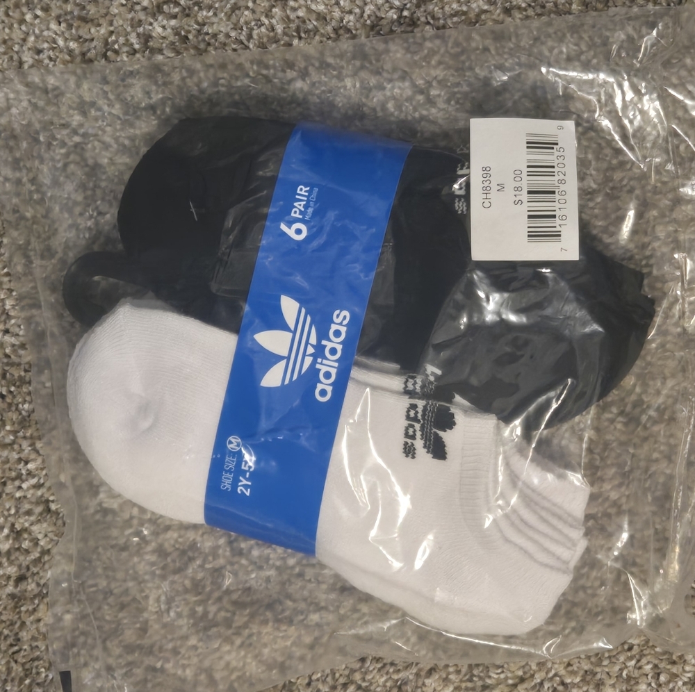 Adidas Kids's Black and White Socks - 6 Pack Size Youth 2y-5y